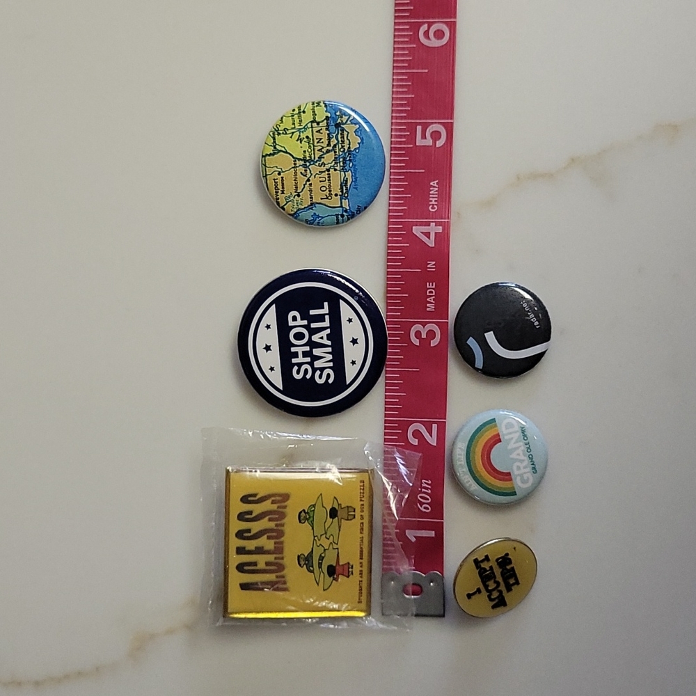 Various Button Pin Lot - Picture 3 of 10
